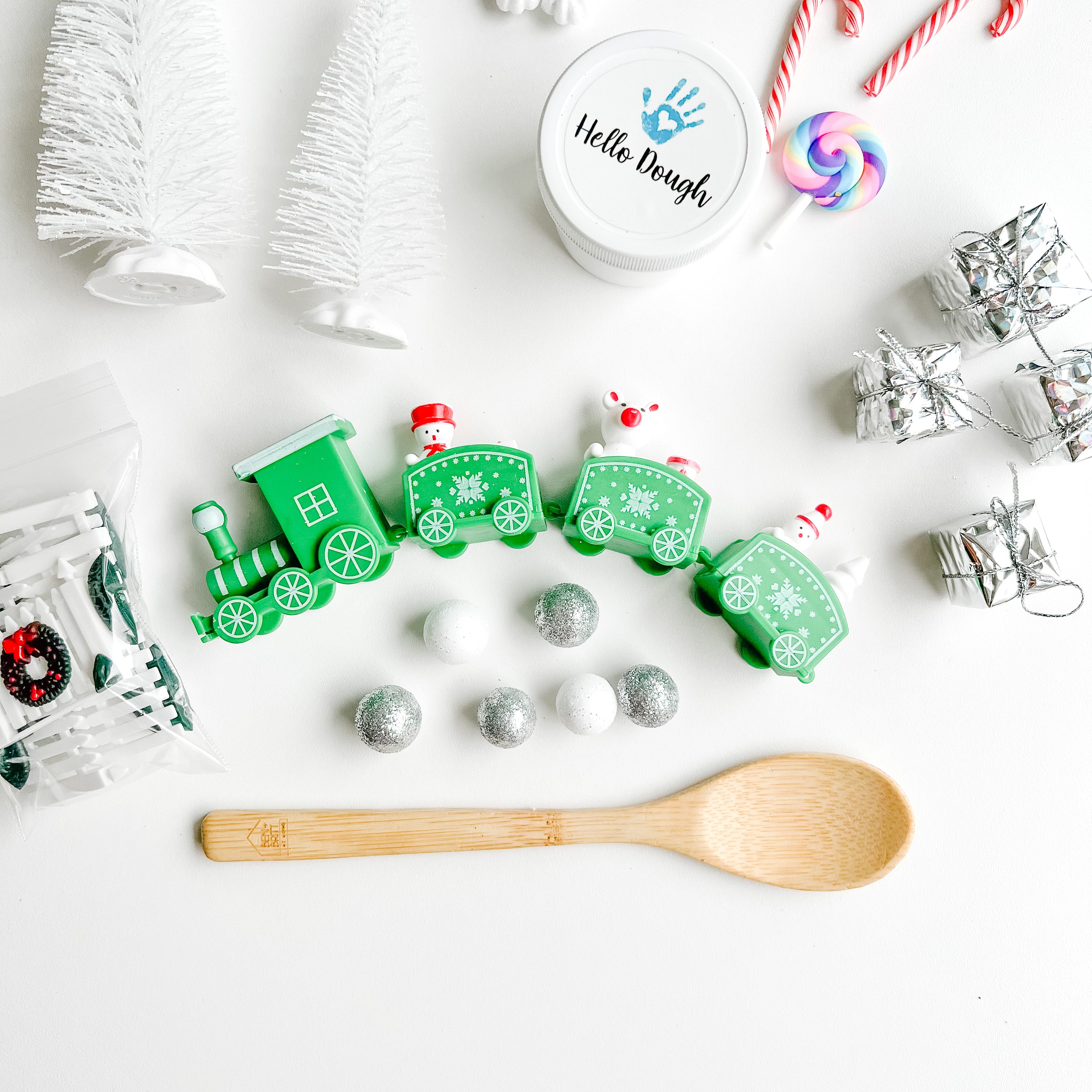 Make your own Snow! Train set with Fake snow making kit!