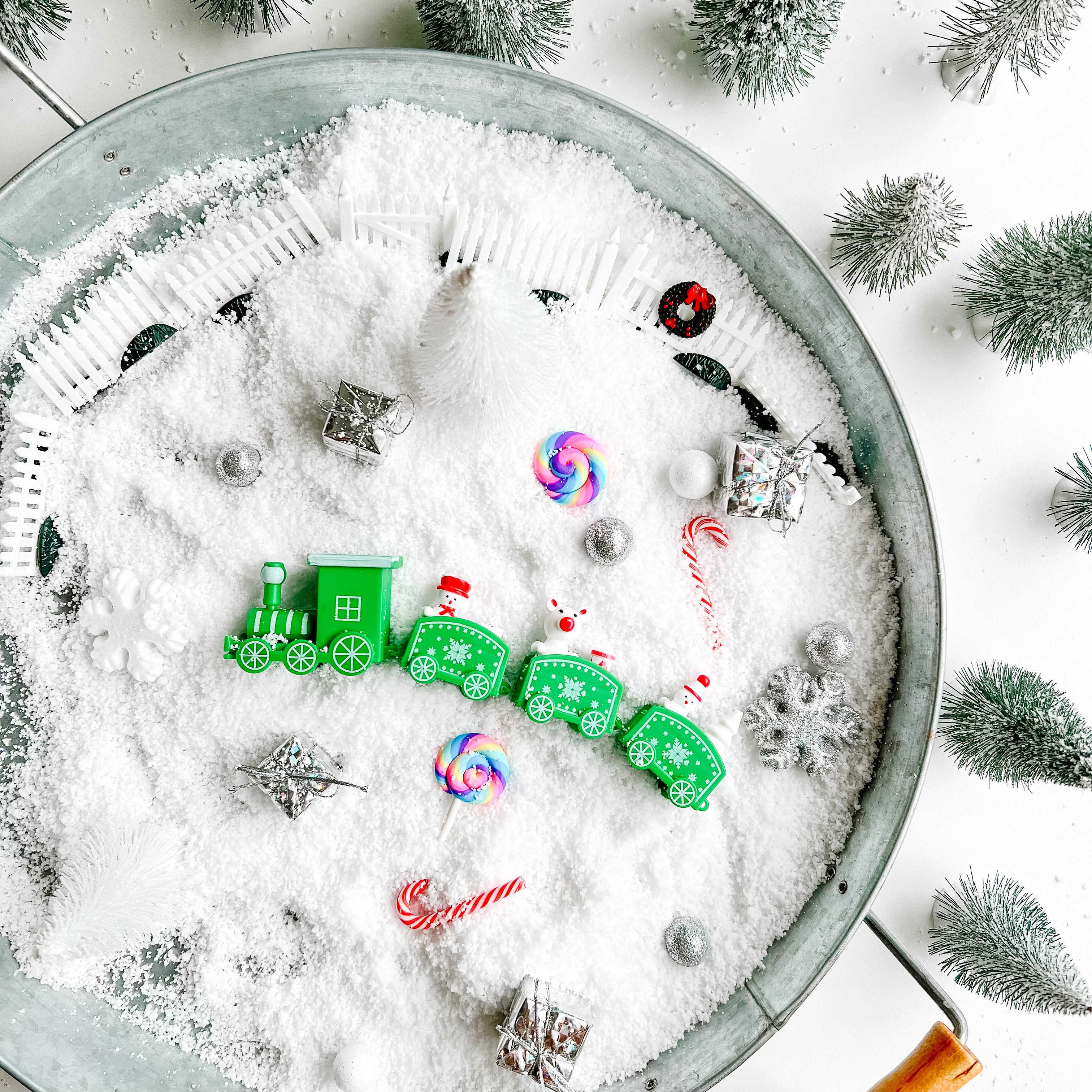 Make your own Snow! Train set with Fake snow making kit!