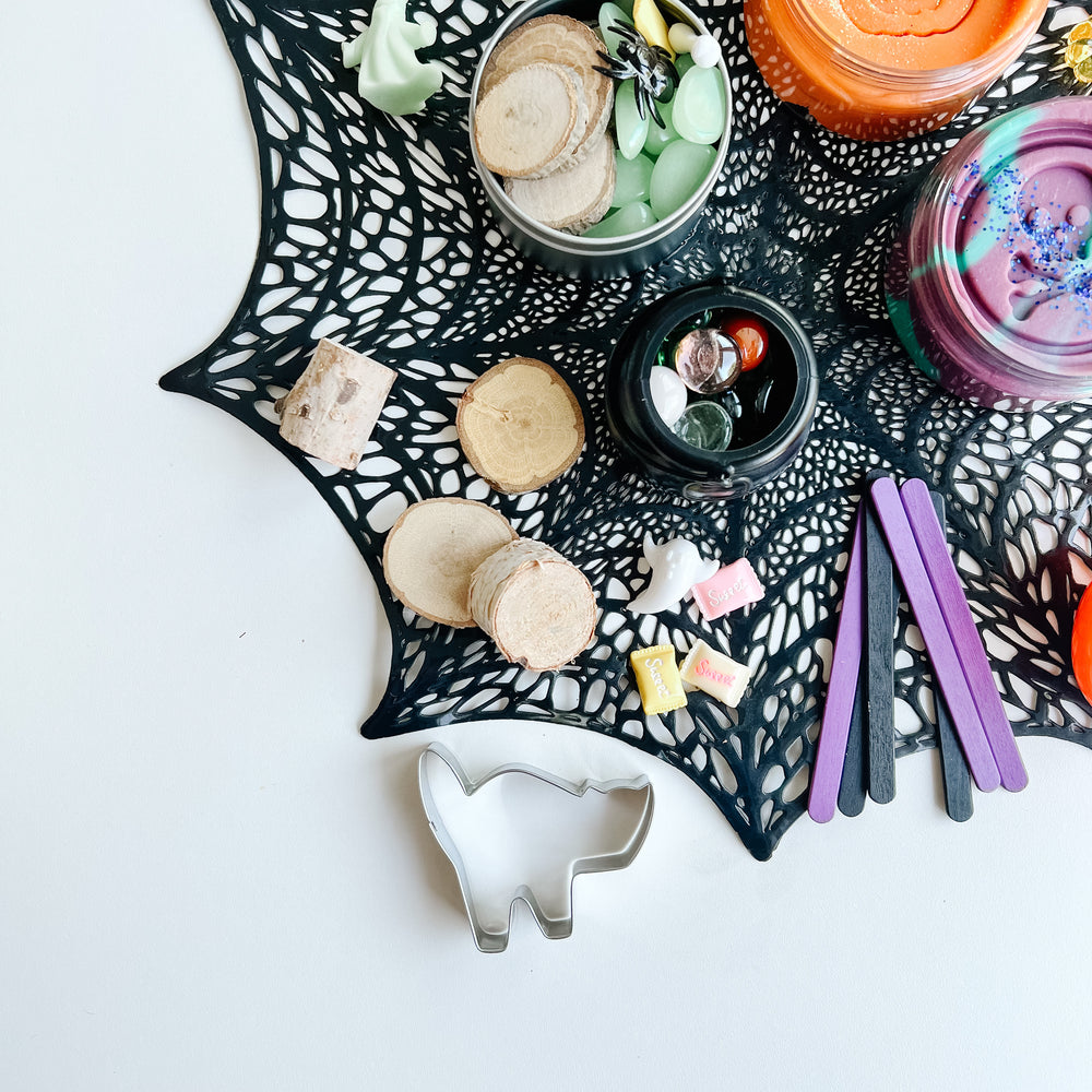 
                  
                    Load image into Gallery viewer, Friendly Halloween kit!
                  
                