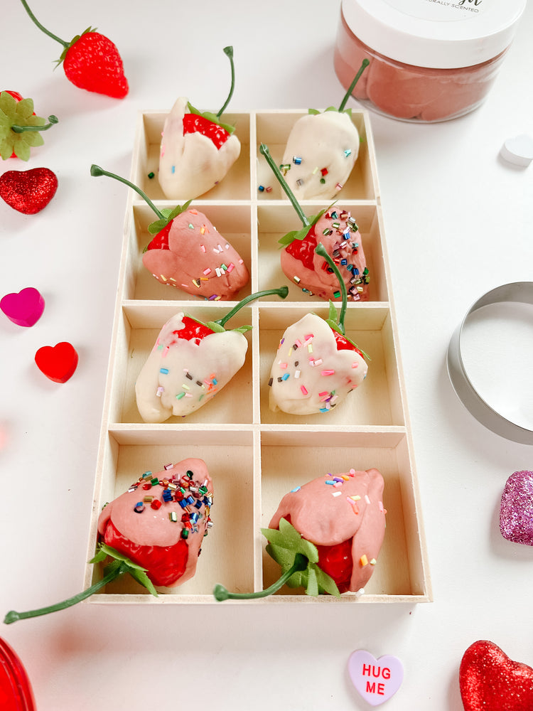 
                  
                    Load image into Gallery viewer, Chocolate Dipped Strawberry Kit
                  
                